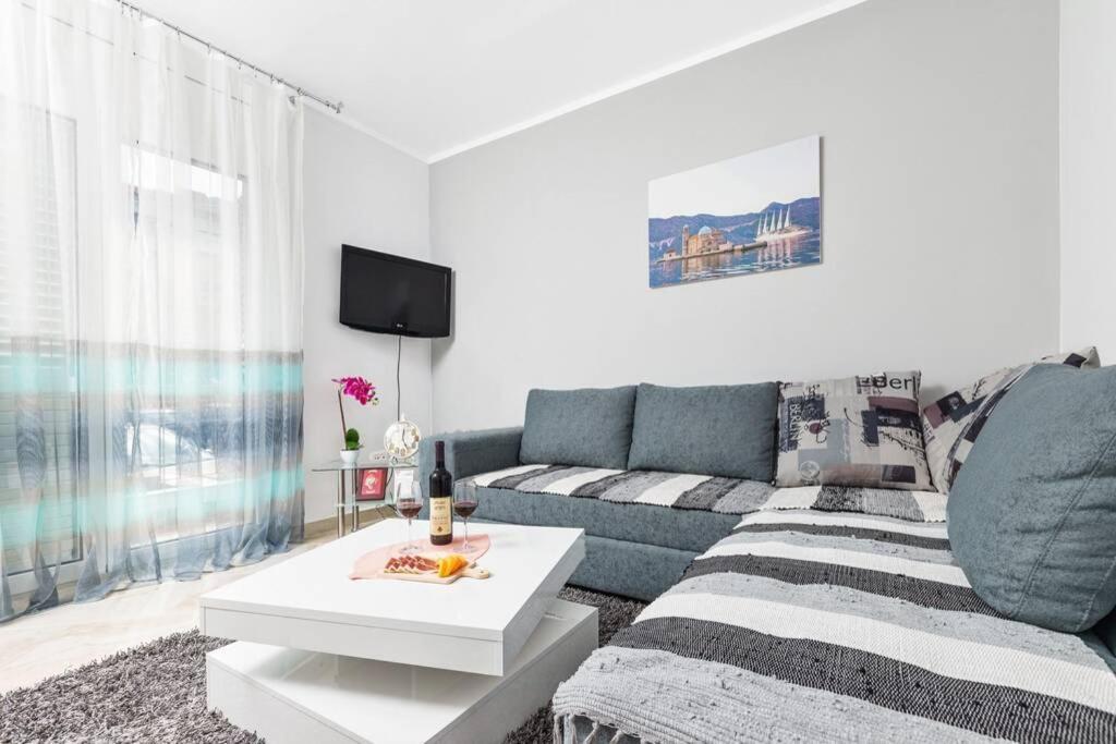 Apartment Milos Kotor Zewnętrze zdjęcie