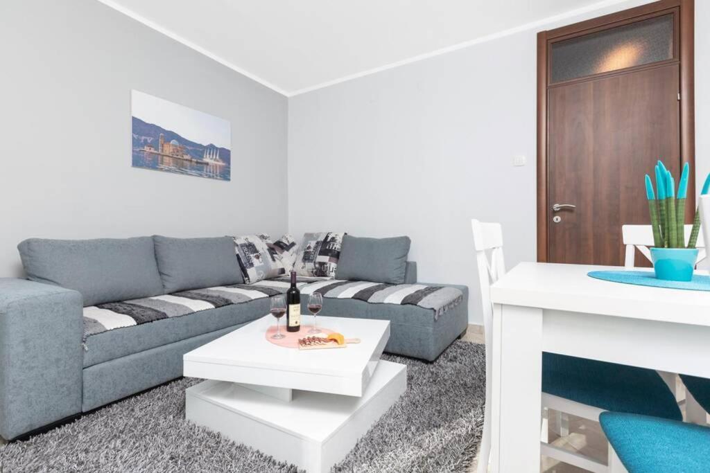 Apartment Milos Kotor Zewnętrze zdjęcie